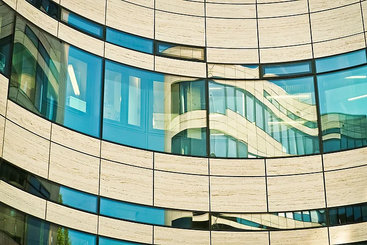 Glasfassade in Wien Recla Firma für Fassadenreinigung